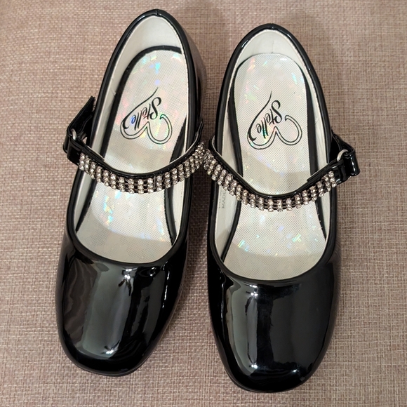 Girls Stelle Dress Shoes Black Patent Rhinestone Strap Small Heels Size 10 - Picture 2 of 6